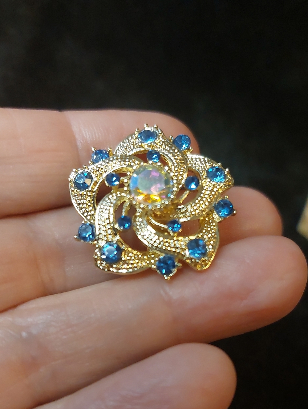 💚3/$25 Gold Tone Blue & Aurora Borealis Rhinestone Small Brooch Pin